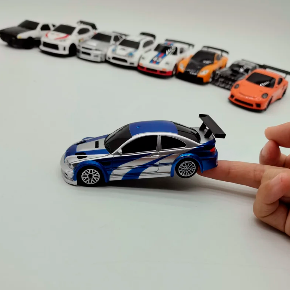 BMW M3 GTR (E46) | 1:43